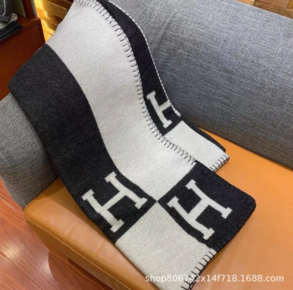 Air Conditioning Fleece Blanket Office Lunch Break, Camping Blanket Living Room