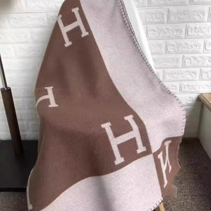 Air Conditioning Fleece Blanket Office Lunch Break, Camping Blanket Living Room